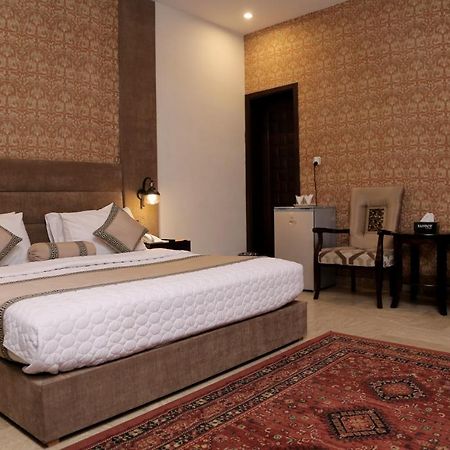 Shelton Hotel Lahaur Zewnętrze zdjęcie