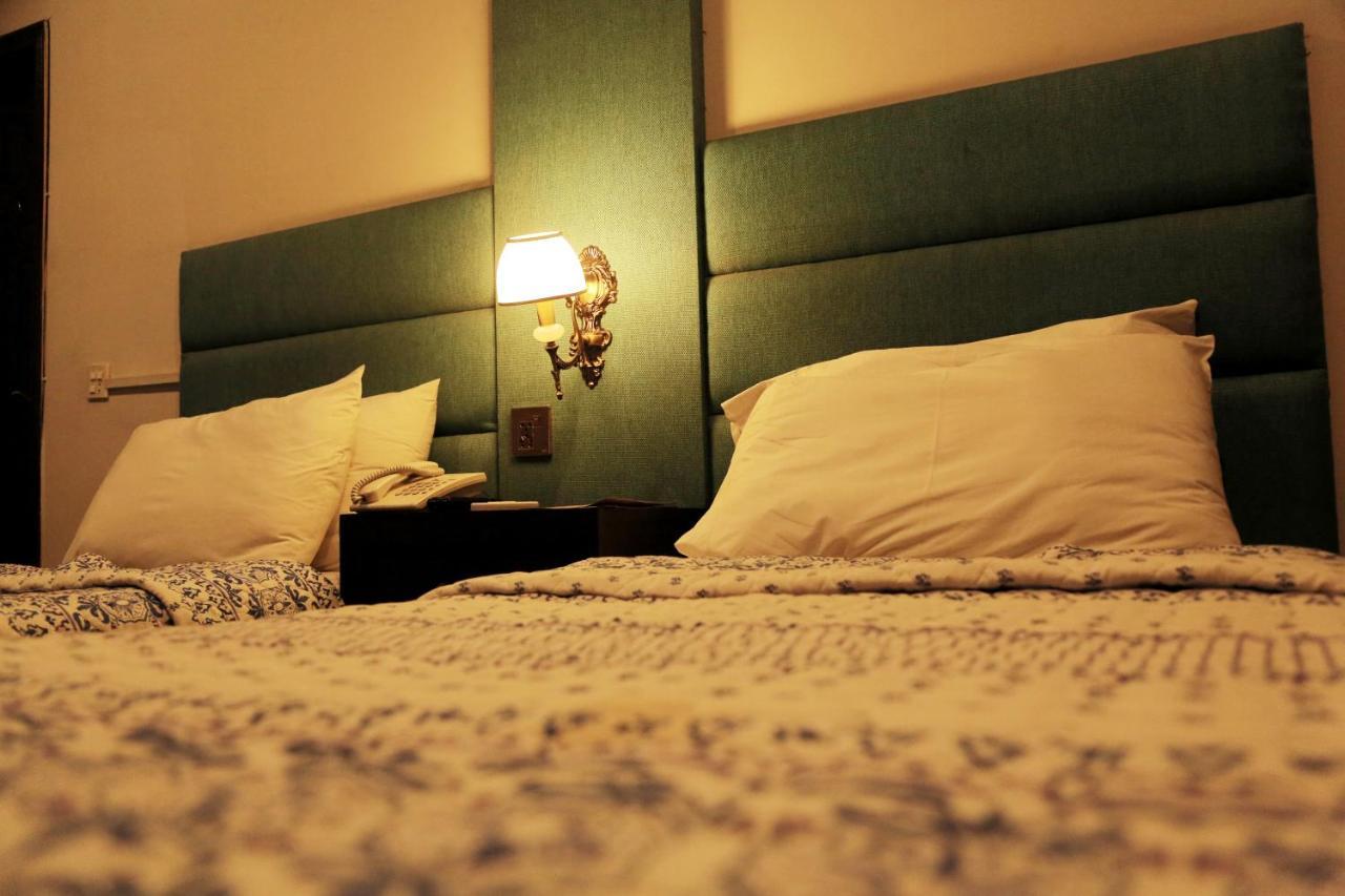 Shelton Hotel Lahaur Zewnętrze zdjęcie