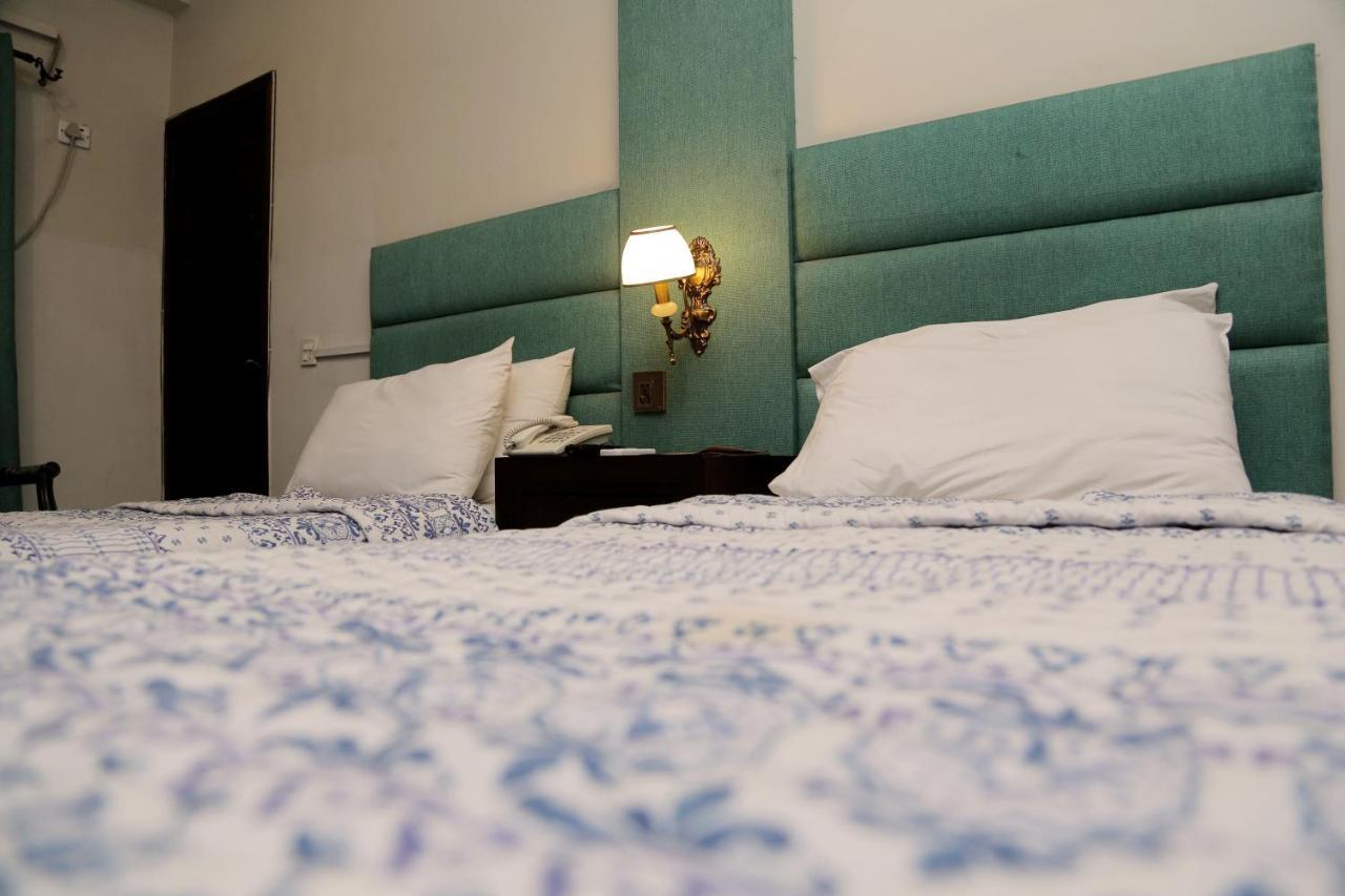 Shelton Hotel Lahaur Zewnętrze zdjęcie